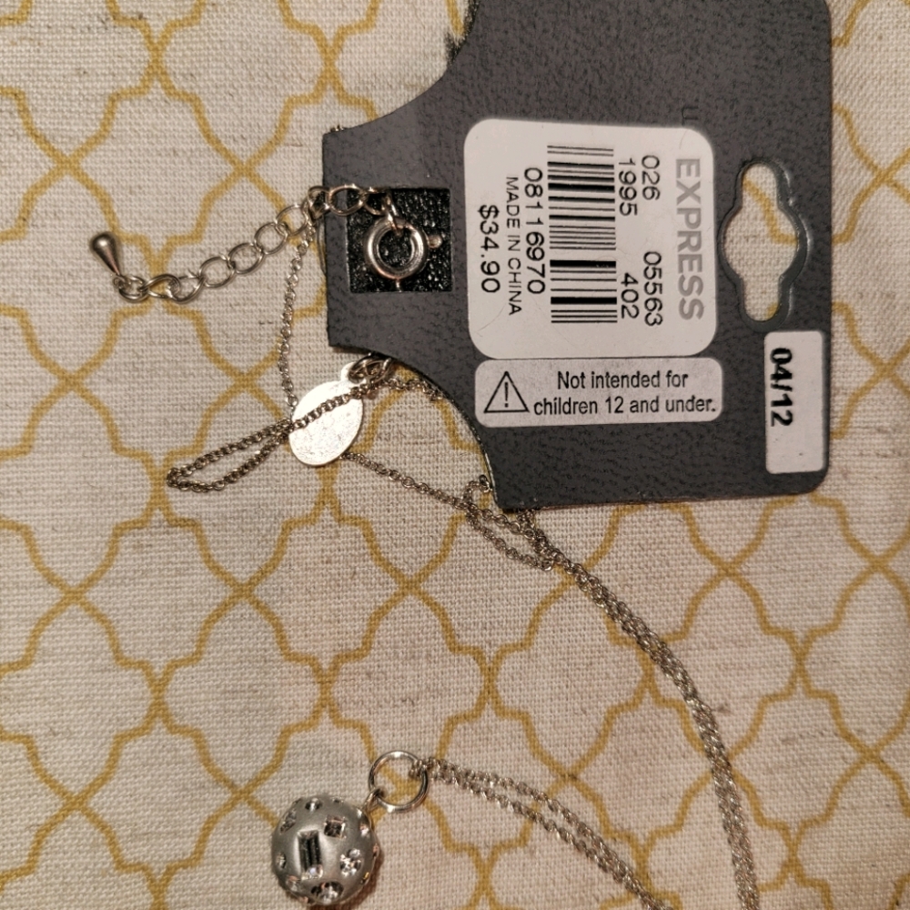 🥳HOST PICK🤩 Beautiful Express Necklace NWT - Picture 2 of 6